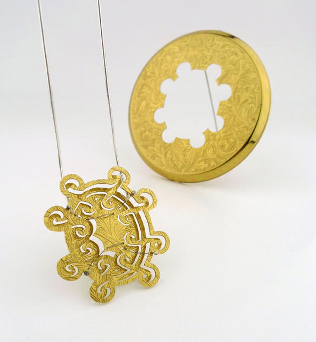 Acanthus Oval — image 3 of 3