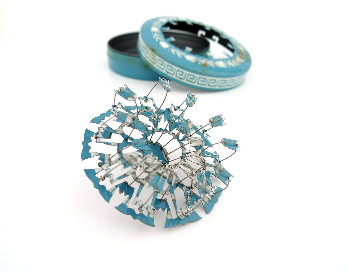 Blue Tin Set — image 1 of 4