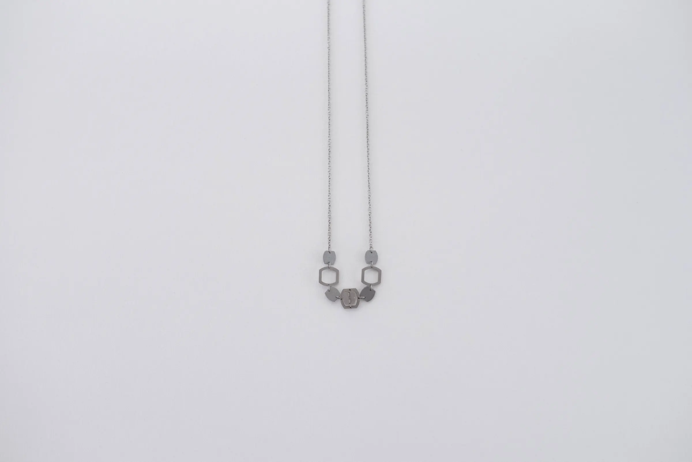 La Geometrie Hollow Barrels Chain — image 2 of 2