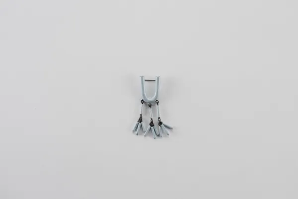 A/US Brooch 01