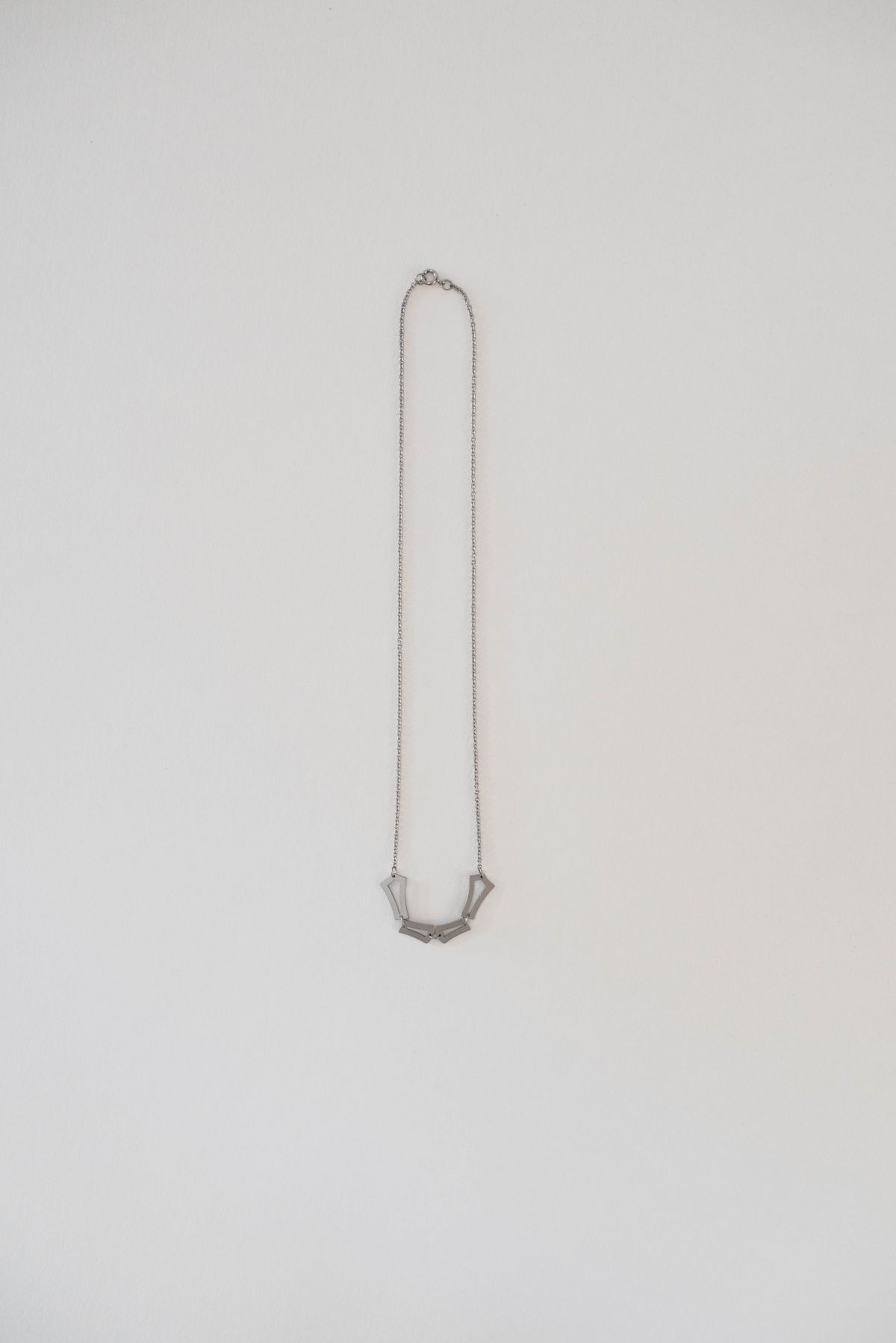 La Geometrie Point Neckpiece 01