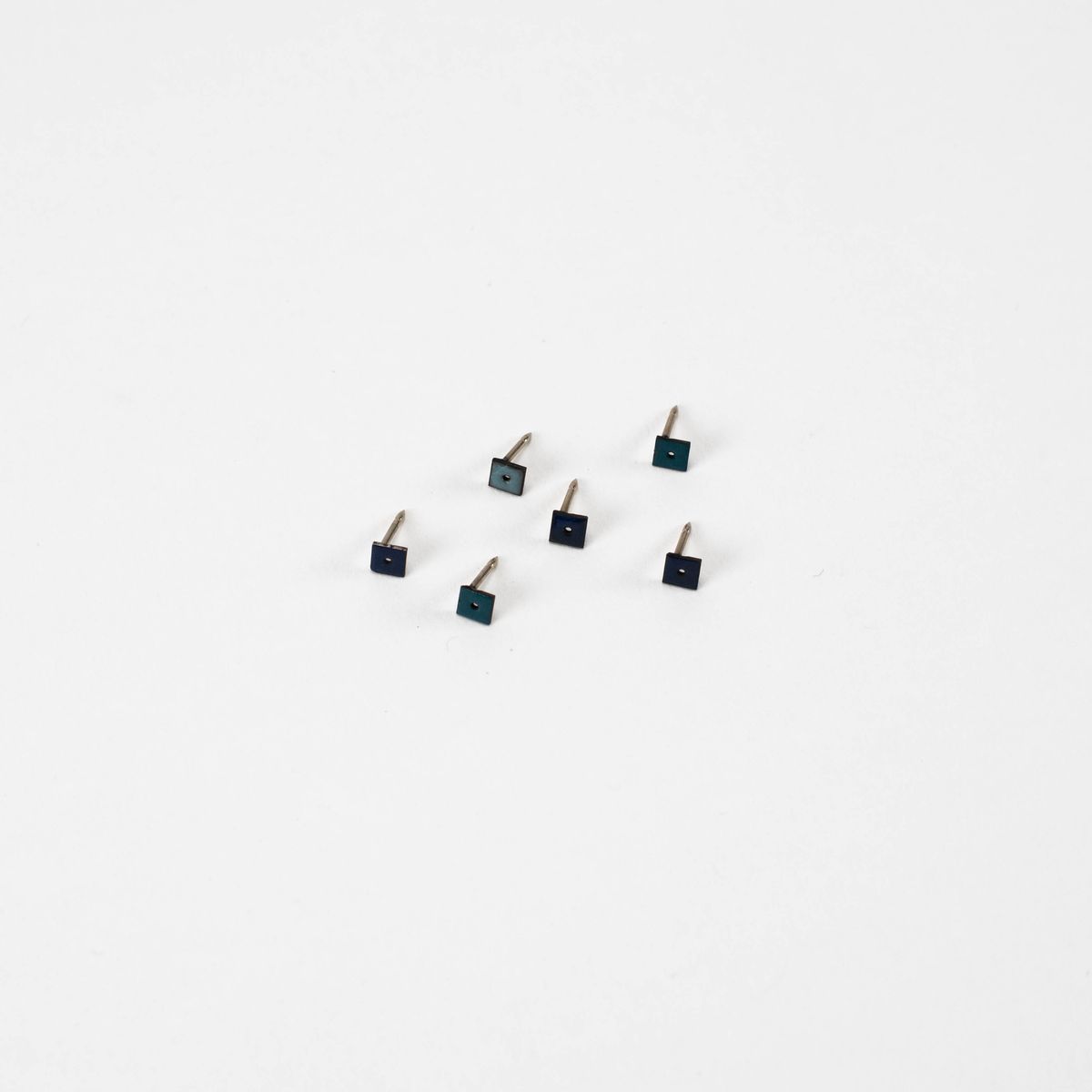resist - single pixel - pin — image 3 of 4