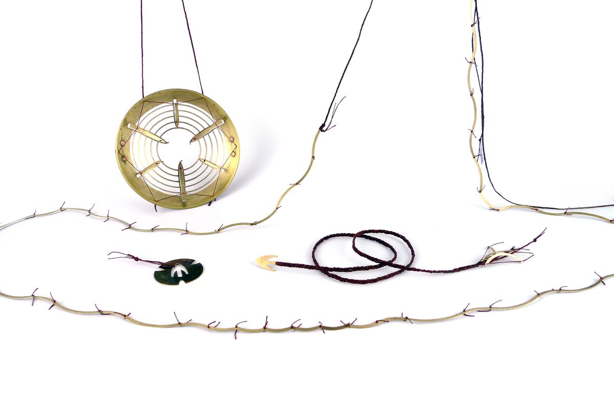 Arrow: Arrow – 1:1, Bow – 1:1, Target & Bull’s-Eye — image 1 of 6