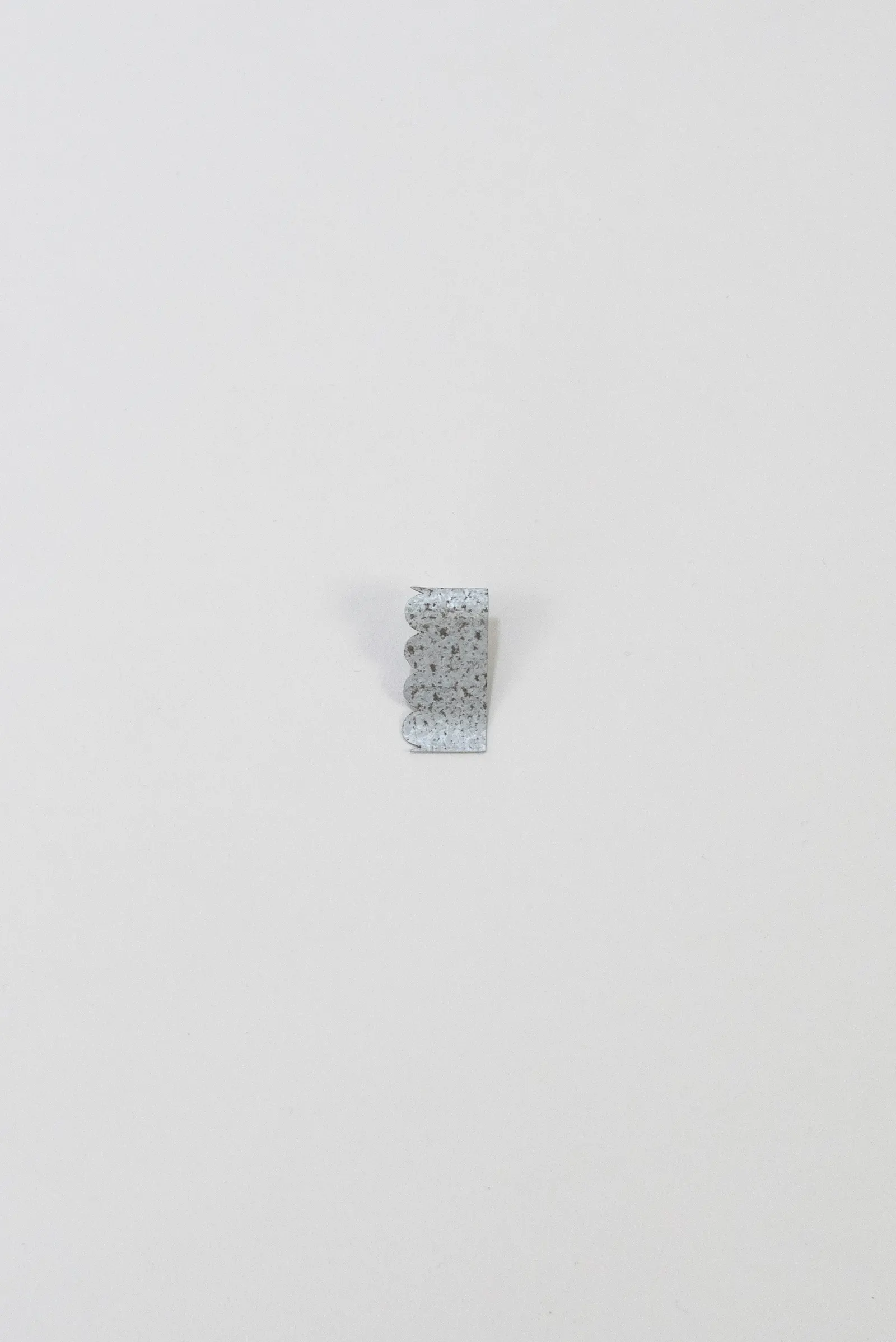 Juukan Tears Offcuts Vertical Serrated Pin — image 1 of 2